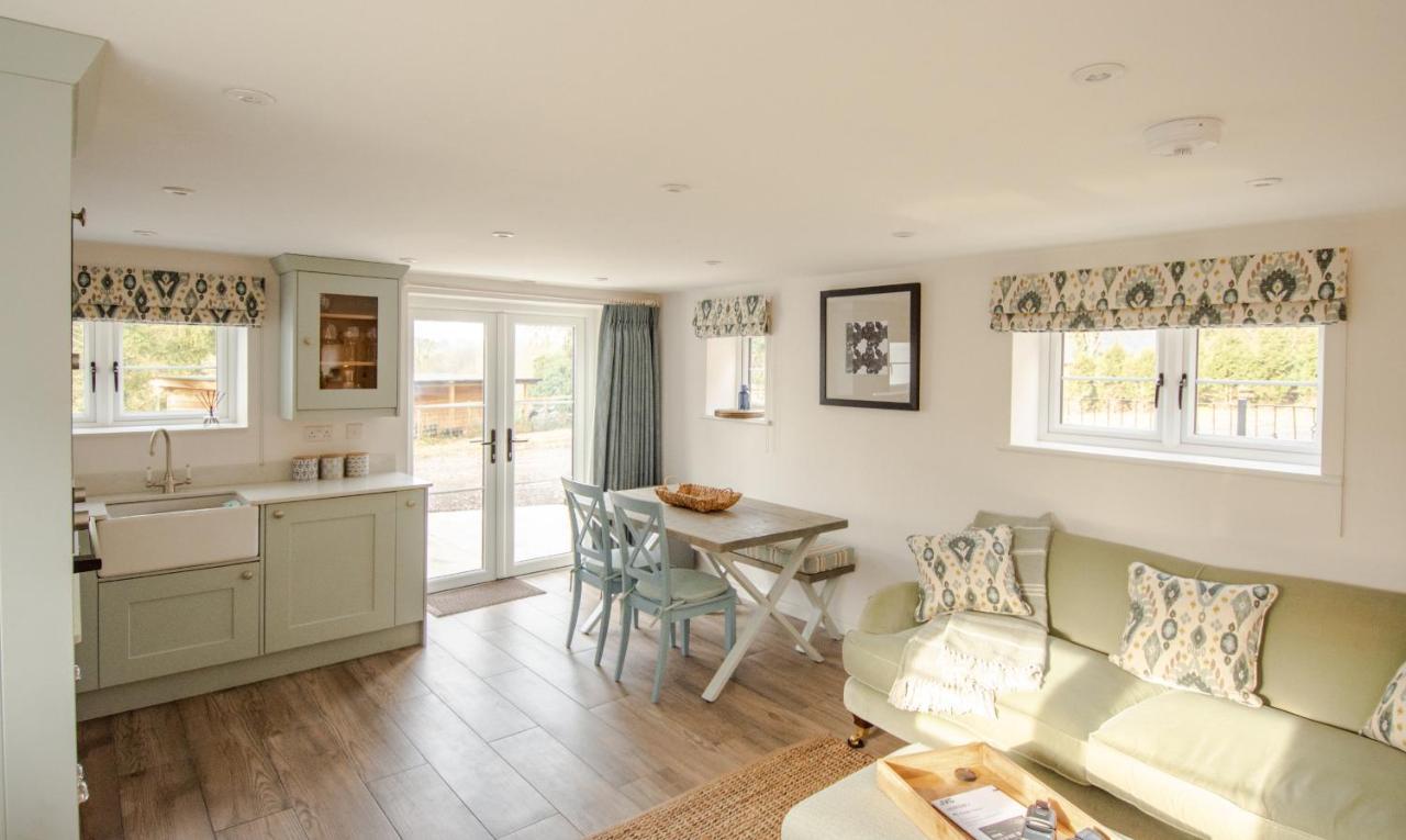 Finwood Green Farm Holiday Cottages-The Calf Shed And The Milk Parlour Henley-in-Arden Ngoại thất bức ảnh
